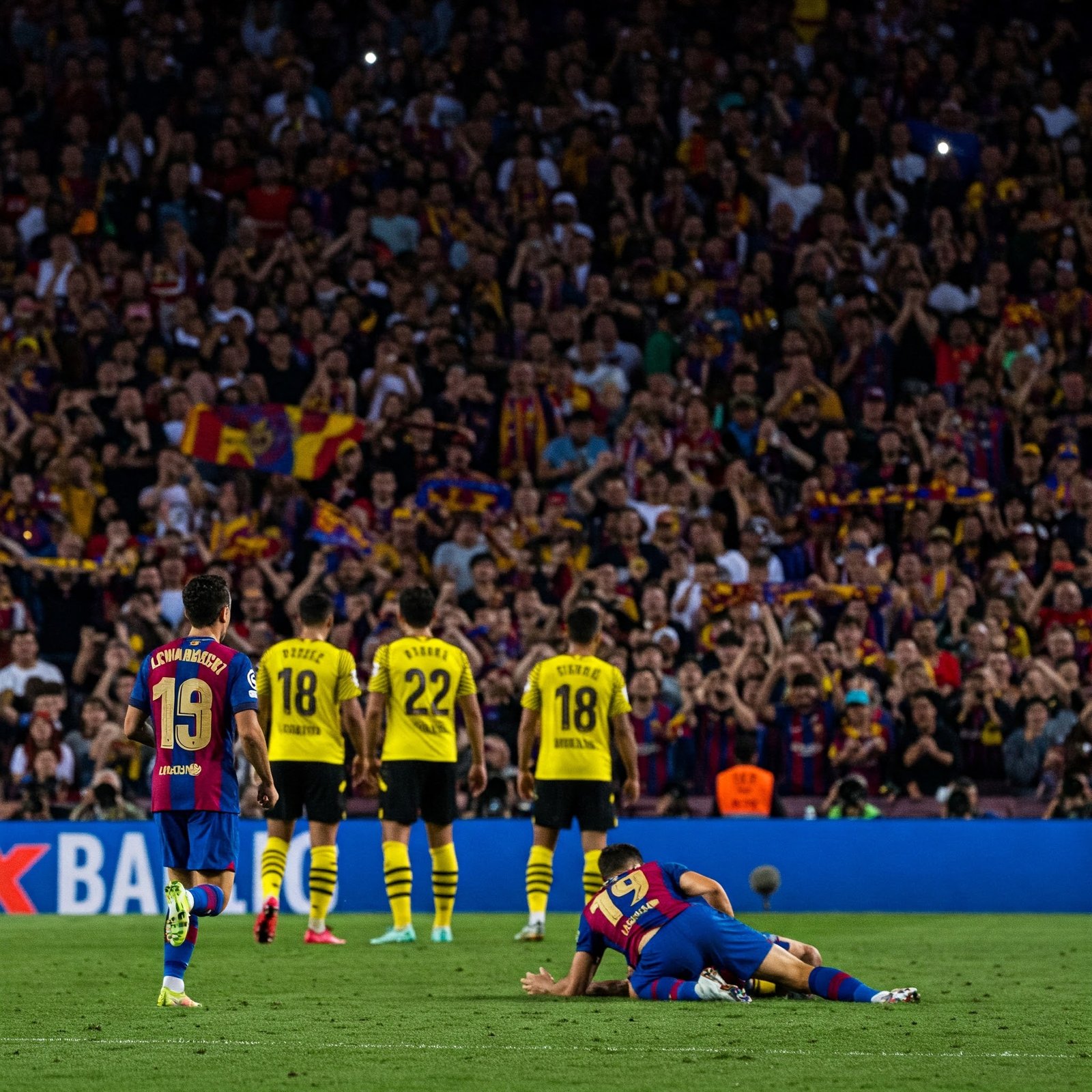  Barcelona Dominate Dortmund with Lewandowski Double in 4-0 Masterclass